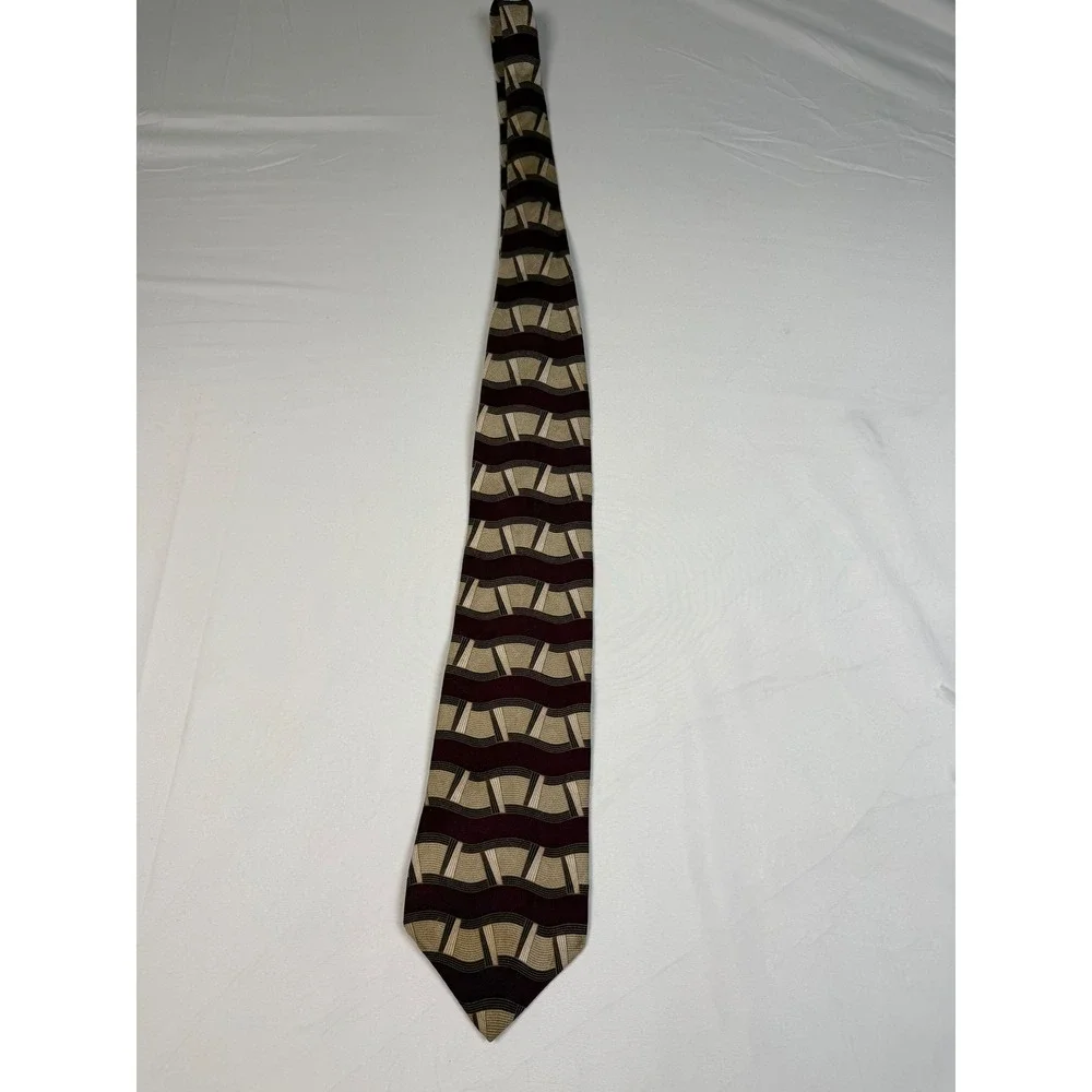 417 by Van Heusen Mens Silk Necktie Burgundy Tan Geometric Wave Pattern Tie